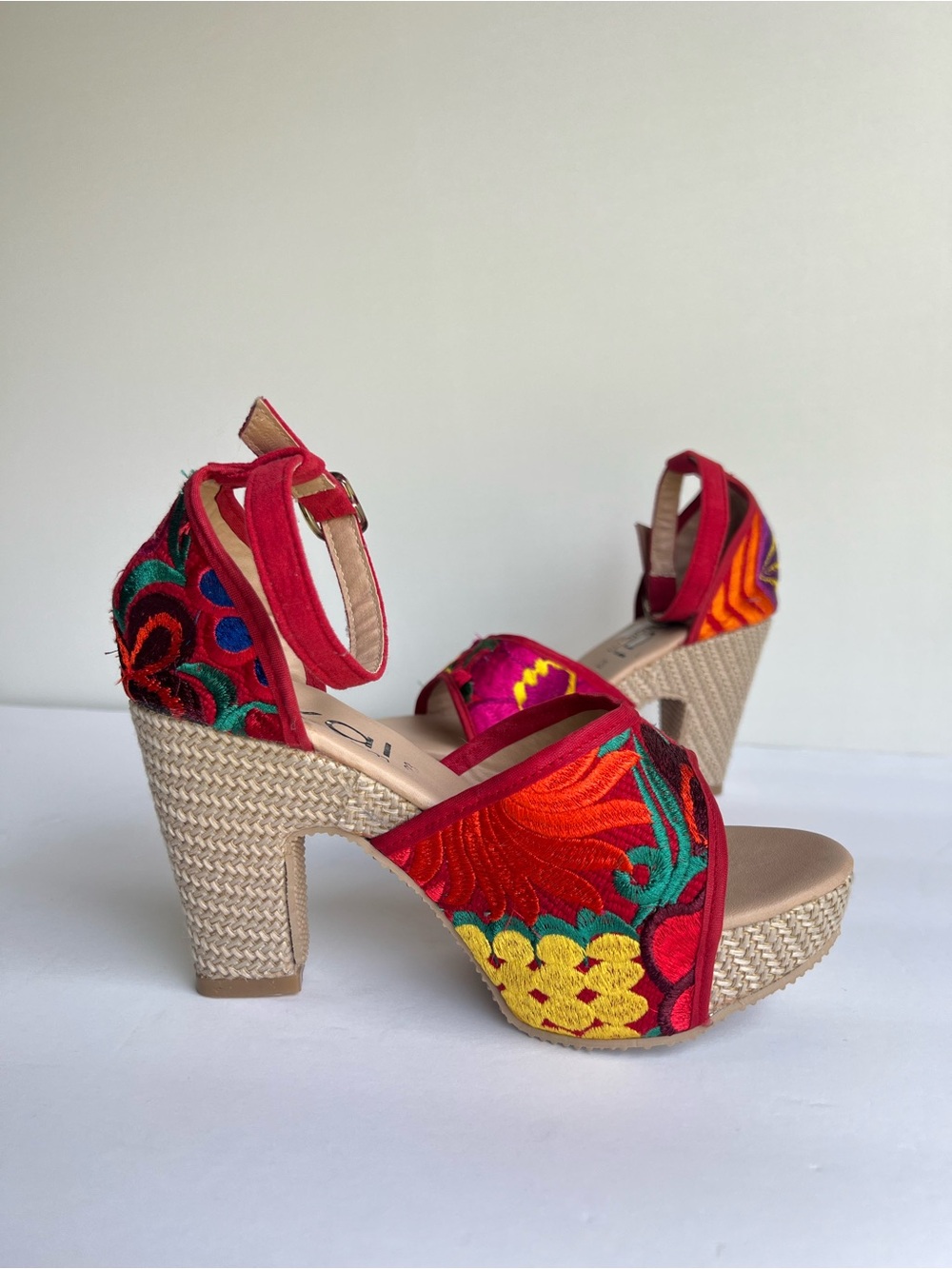 Mexican Embroidered Floral Platform Wedge Heels Women’s Size 6.5 Boho Fiesta